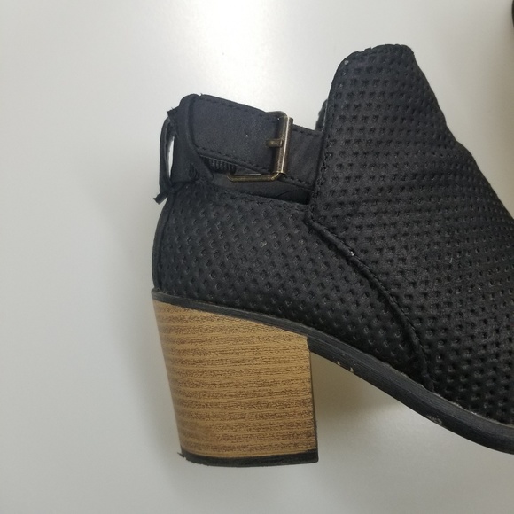 Black Vegan Suede Ankle Booties size 6 - Picture 2 of 6